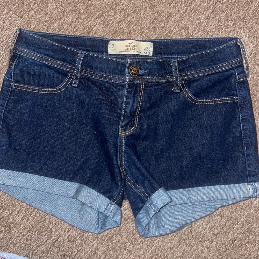 Hollister midi short dark denim size 7 / 28 waist